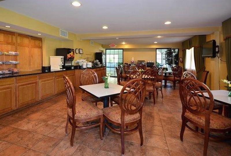 Quality Suites Chestertown Restoran fotoğraf